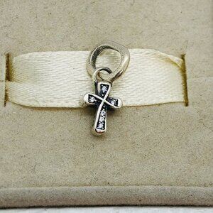 🔥🔥Pandora ME Sparkling Cross Mini Dangle Charm